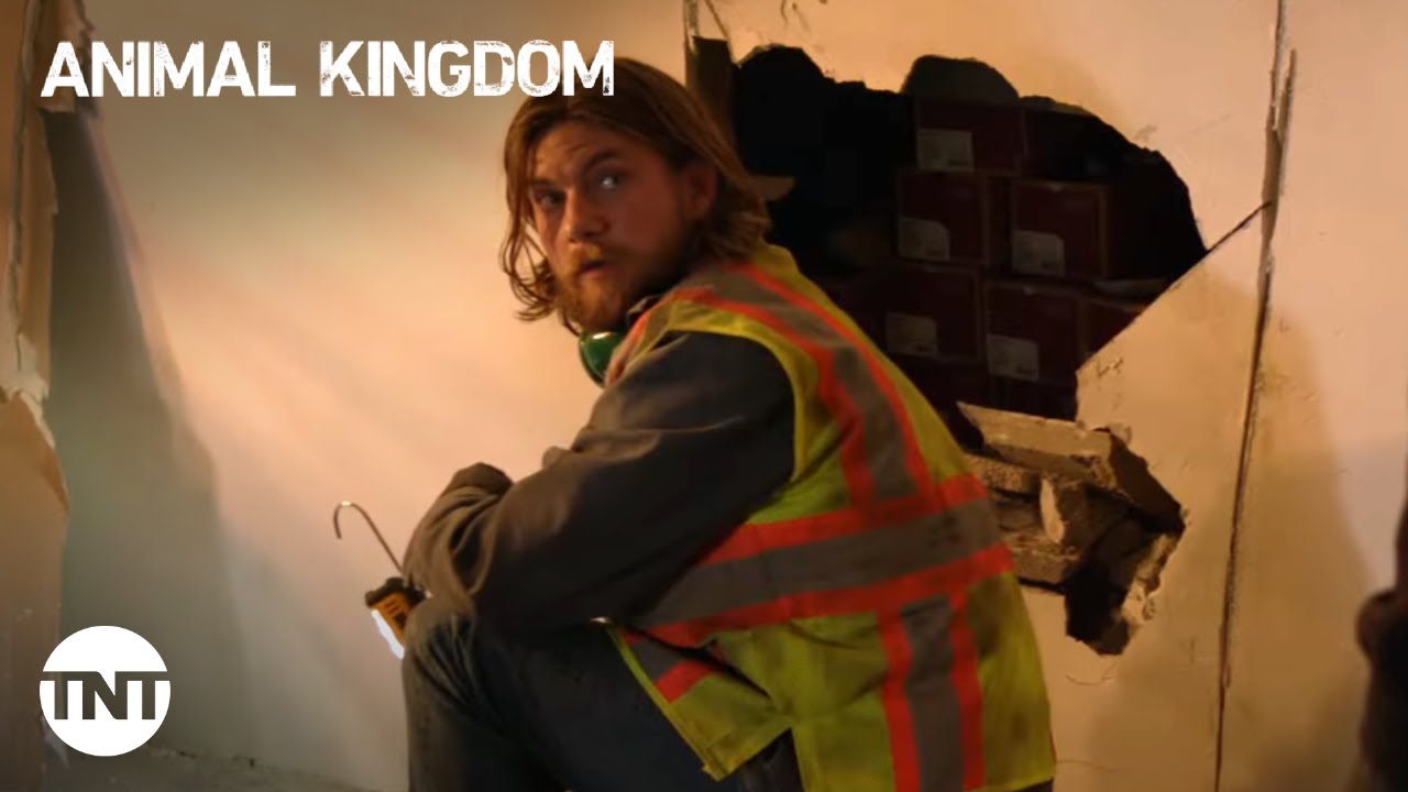 Animal Kingdom: Deran And Craig Argue About Heist - Season 5 Episode 6 [clip] : Tnt